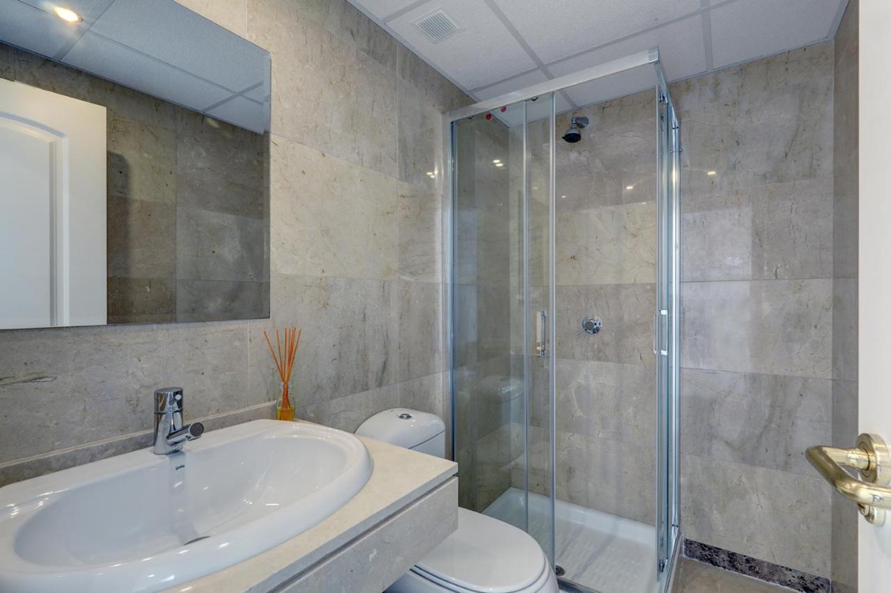 Duquesa Village Apartment - 2 Bed/2 Bath Apartment With Panoramic Sea Views Manilva Eksteriør billede