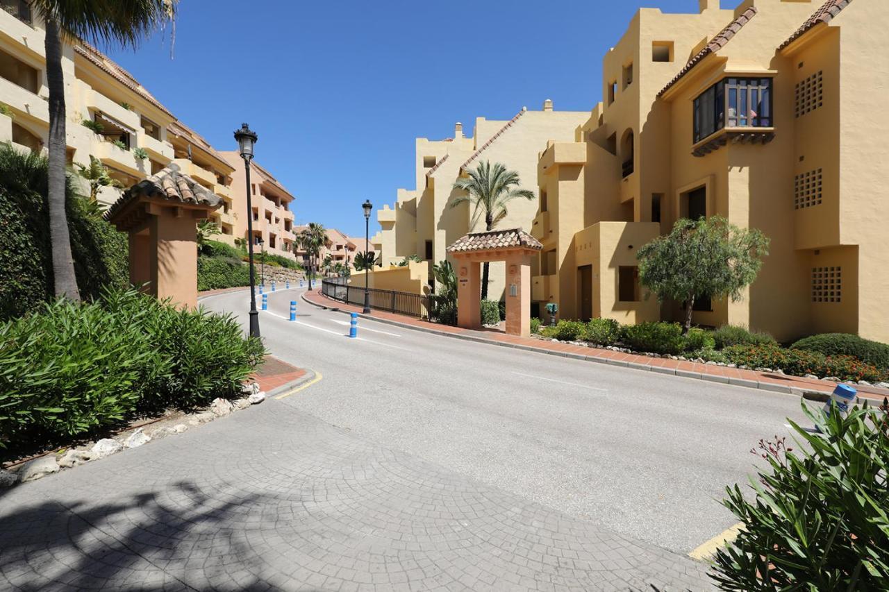 Duquesa Village Apartment - 2 Bed/2 Bath Apartment With Panoramic Sea Views Manilva Eksteriør billede