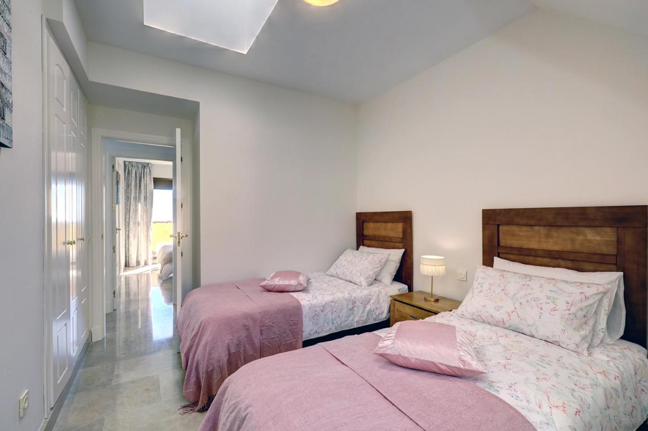 Duquesa Village Apartment - 2 Bed/2 Bath Apartment With Panoramic Sea Views Manilva Eksteriør billede