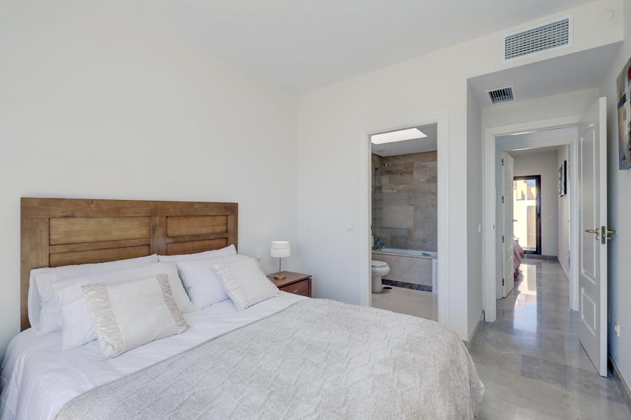 Duquesa Village Apartment - 2 Bed/2 Bath Apartment With Panoramic Sea Views Manilva Eksteriør billede